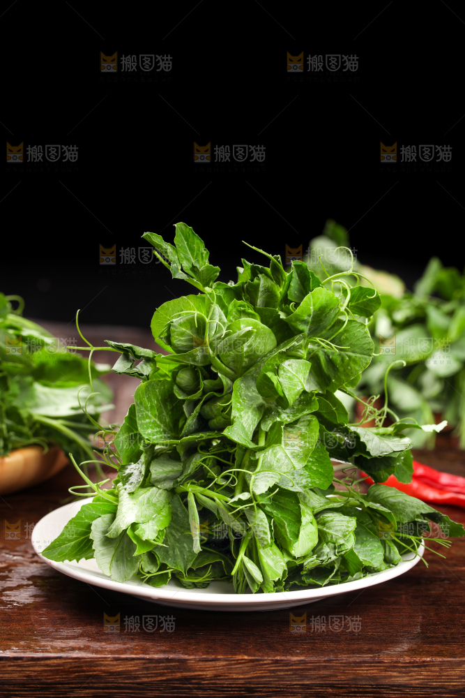 深底上的四川豌豆尖