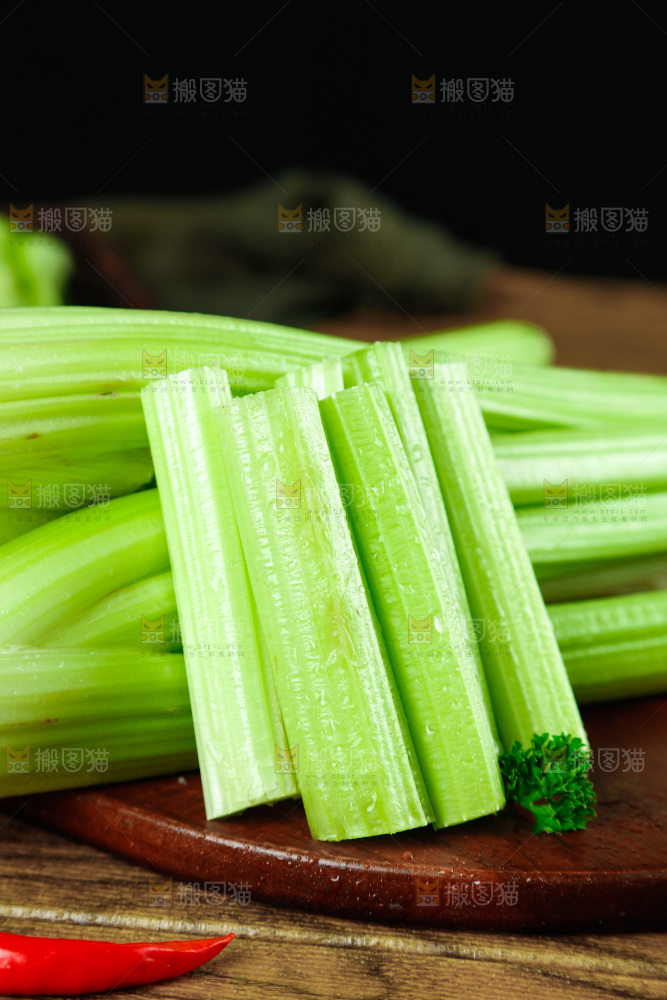 木板上的山东西芹