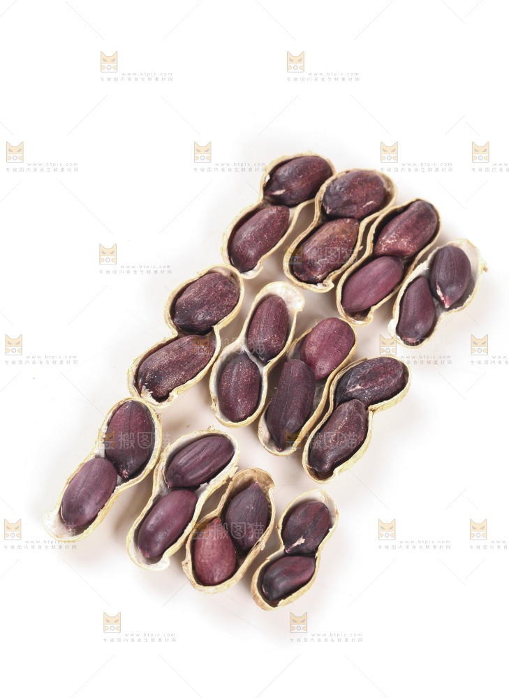 白底上的黑皮花生