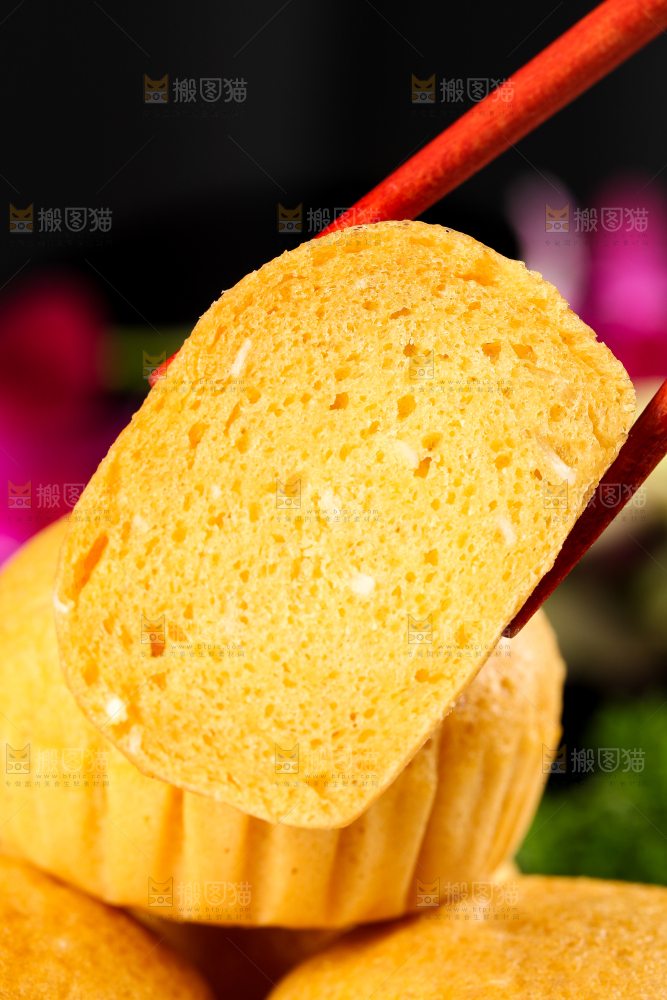 盘子里装着古法马拉糕
