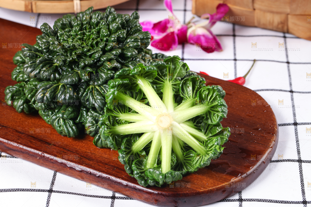 木板上的乌塌菜