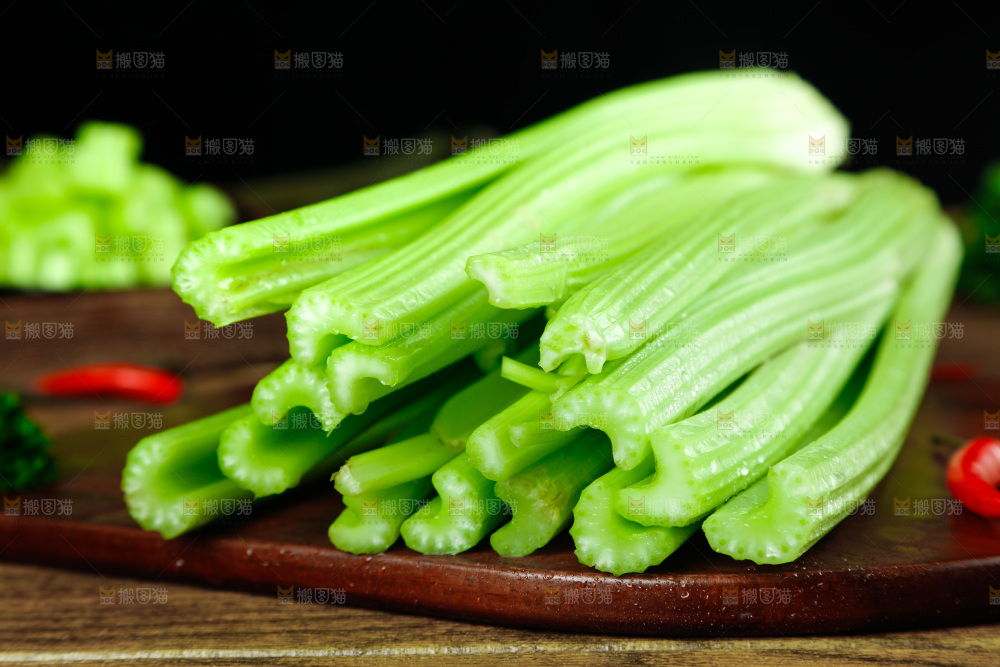 木板上的山东西芹