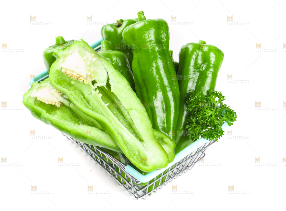篮子里装着菜椒