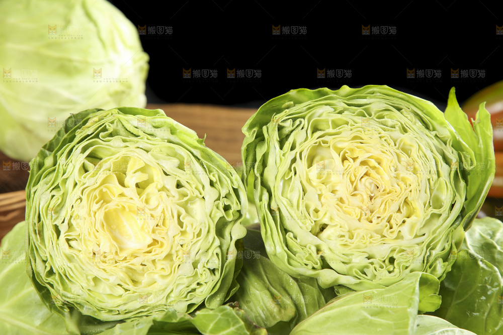 篮子里装着绿甘蓝