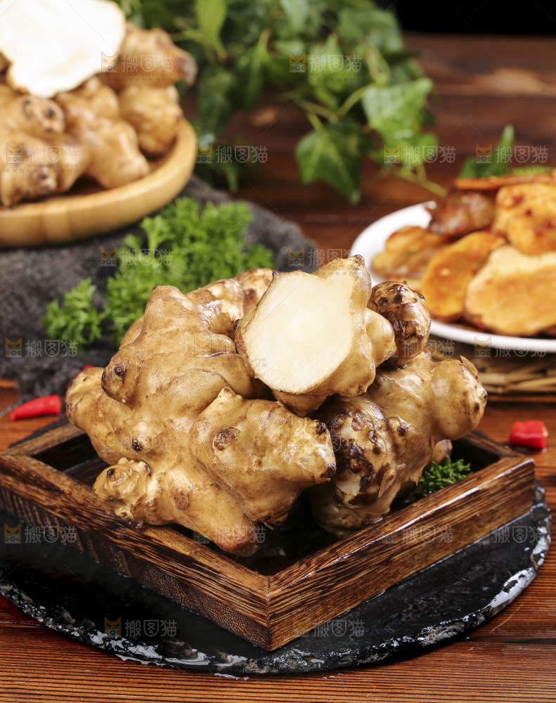 盘子里的新鲜洋姜