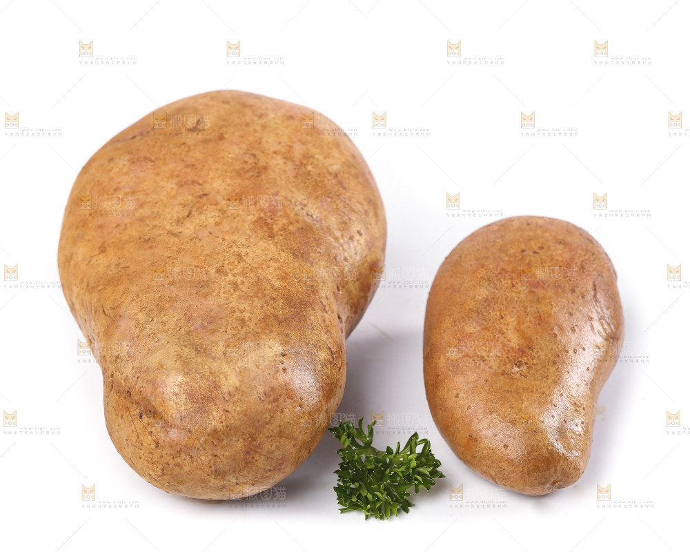 白底上放着云南七彩土豆