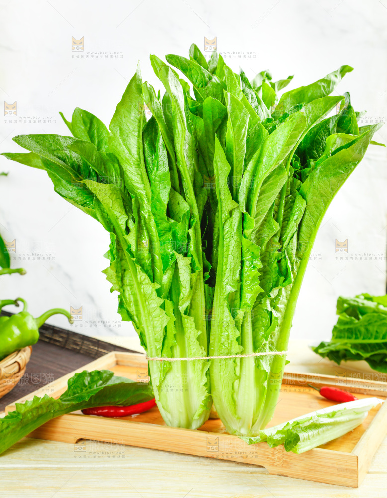 木板上的米香油麦菜