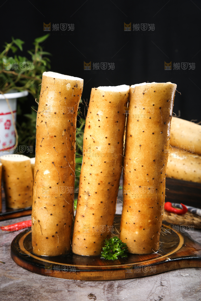 盘子里的新鲜山药