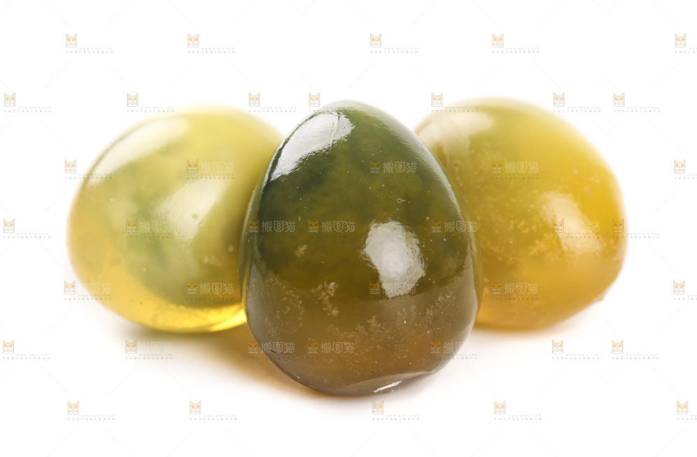 白底上的鹌鹑皮蛋