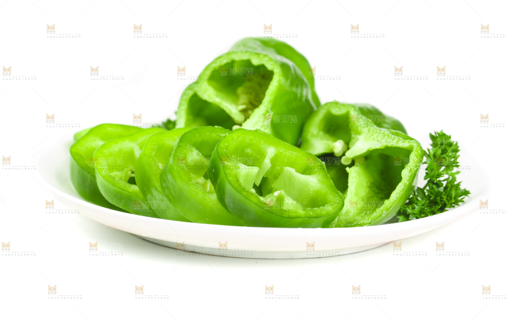 盘子里的薄皮青椒