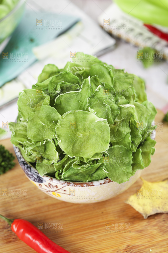 碗里装着干莴苣
