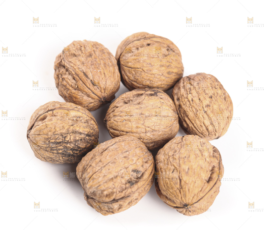 白底上的红仁核桃