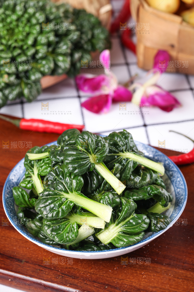 木板上的乌塌菜
