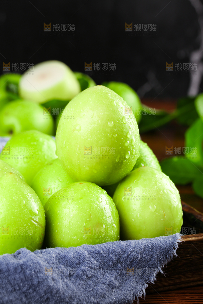 盘子里的牛奶脆蜜青枣