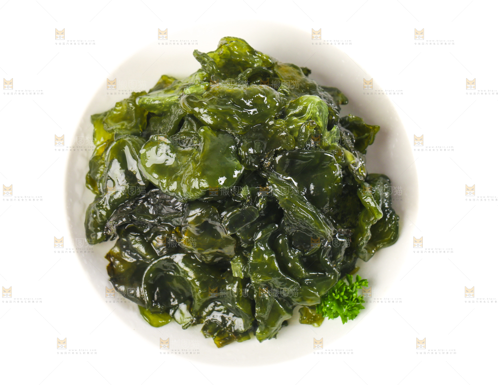 盘子里装着雷公菌