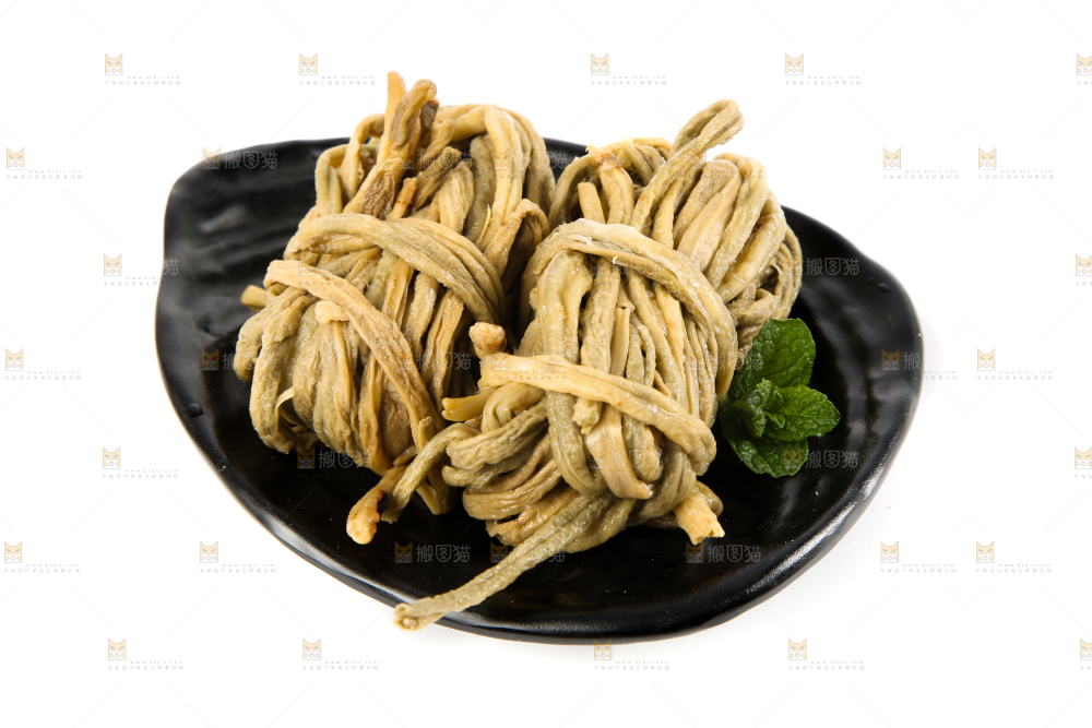 盘子里装着干豆角