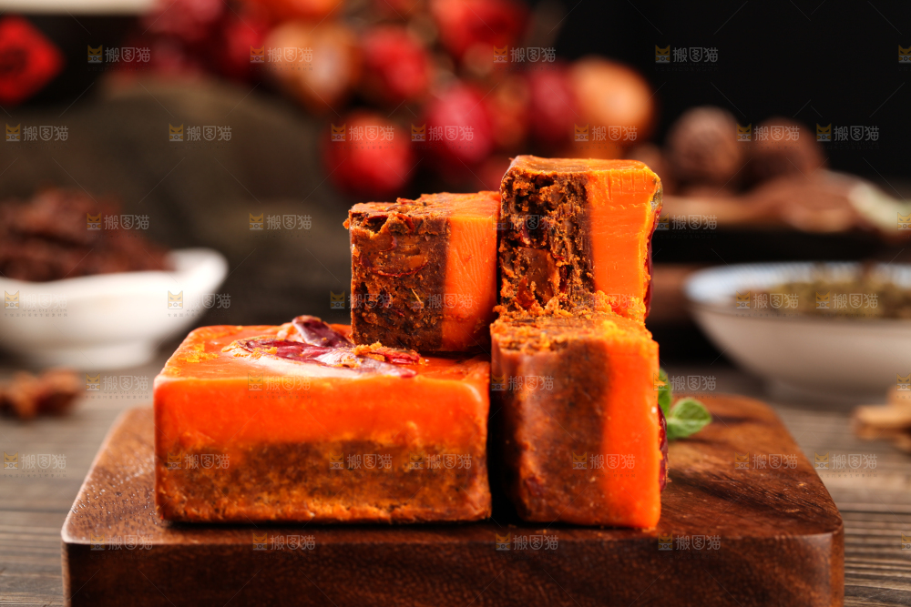 木底上的麻辣火锅底料
