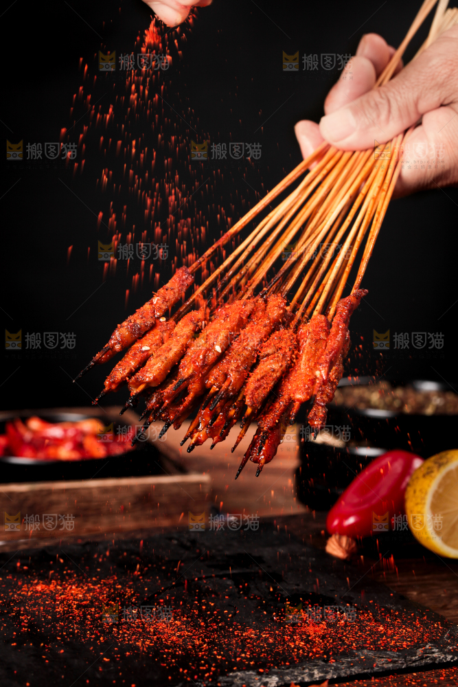 手拿烤串