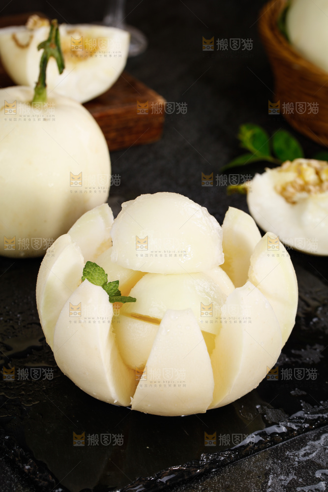 深底上的阎良甜瓜果肉