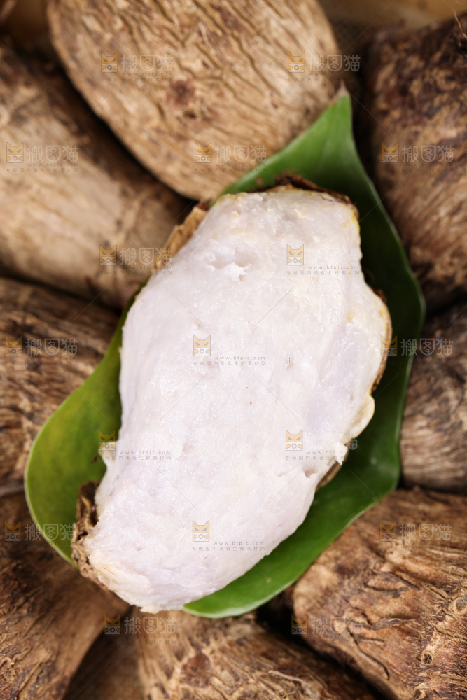 蒸笼里放着云南牛奶小芋头