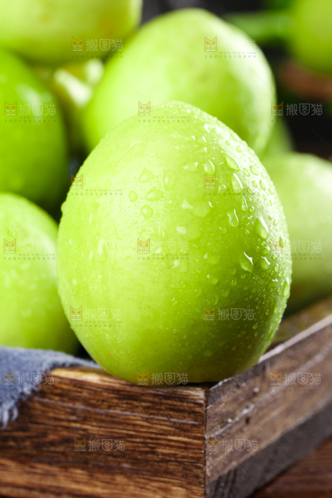 盘子里的牛奶脆蜜青枣
