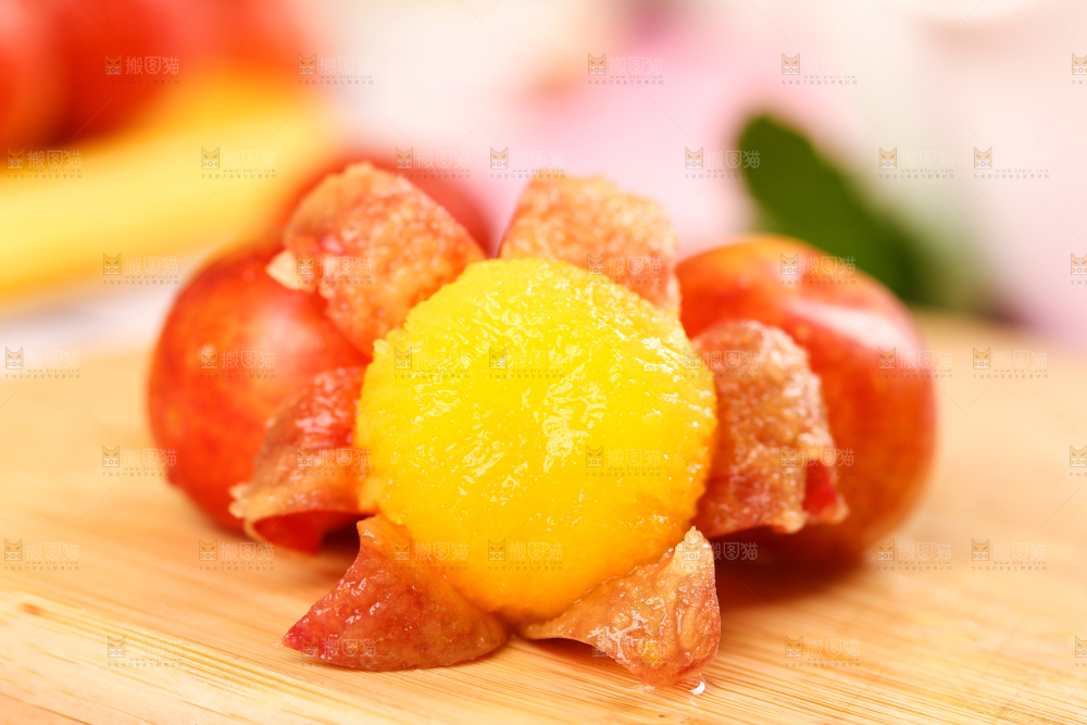 木板上的珍珠李