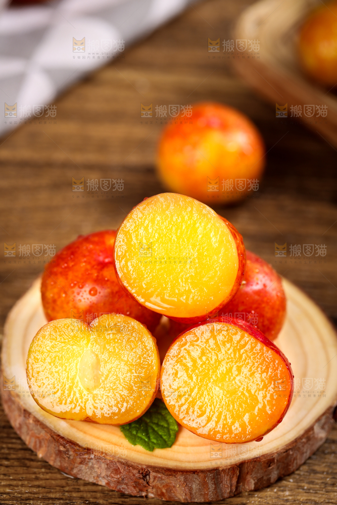木板上的珍珠李