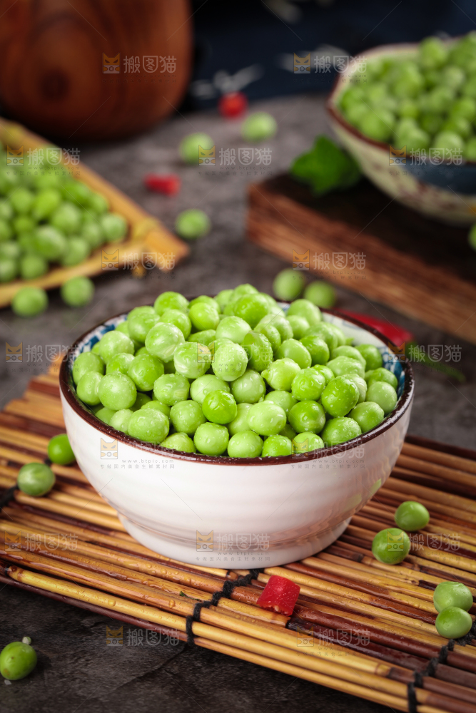 竹底上的农家豌豆