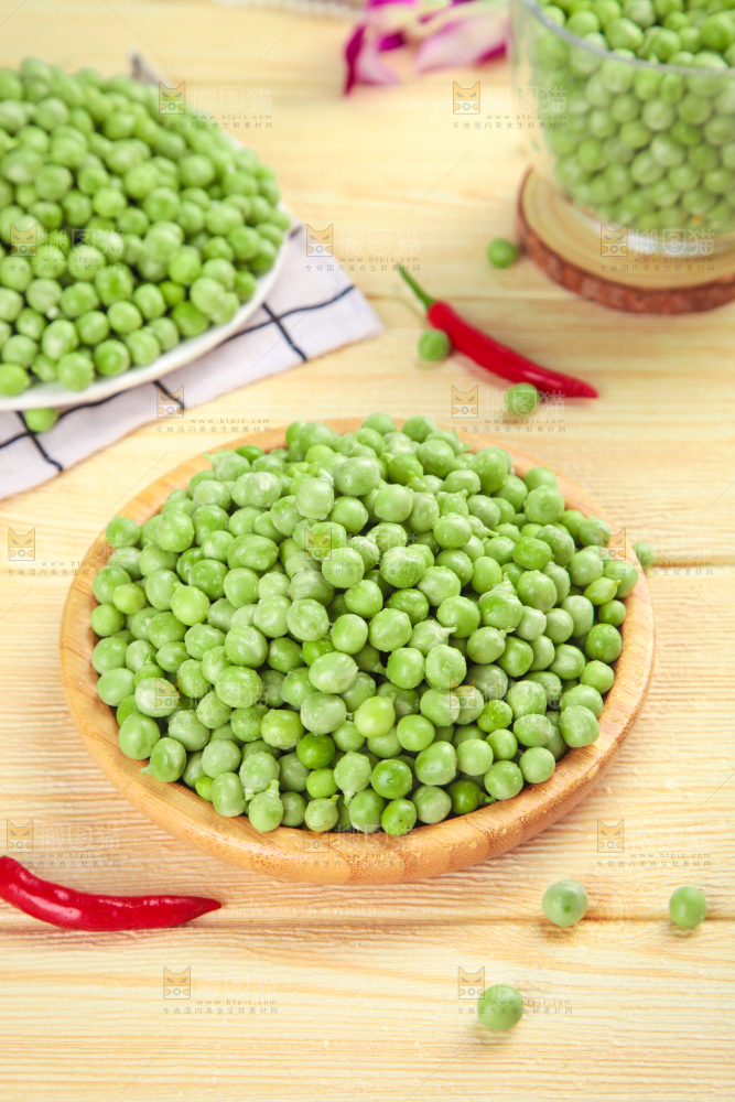 盘子里装着豌豆仁