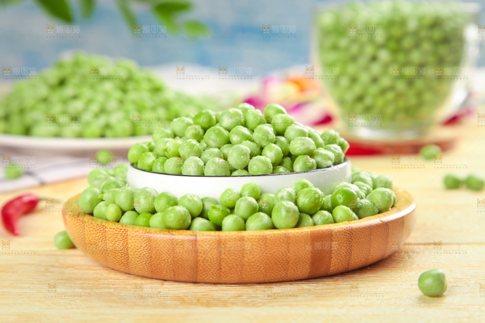 盘子里装着豌豆仁