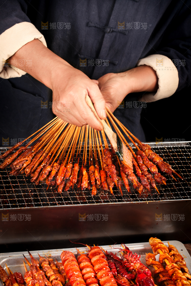 手拿烤串