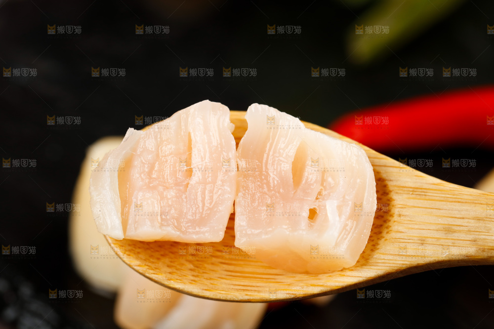 勺子里掰开的干贝