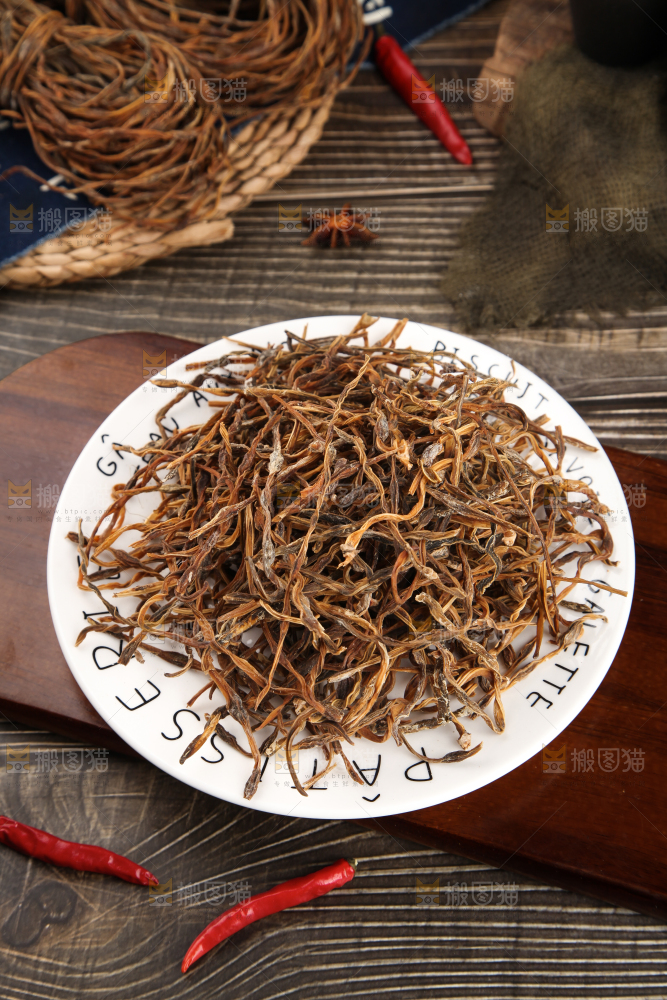 盘子里装着脱水豆角