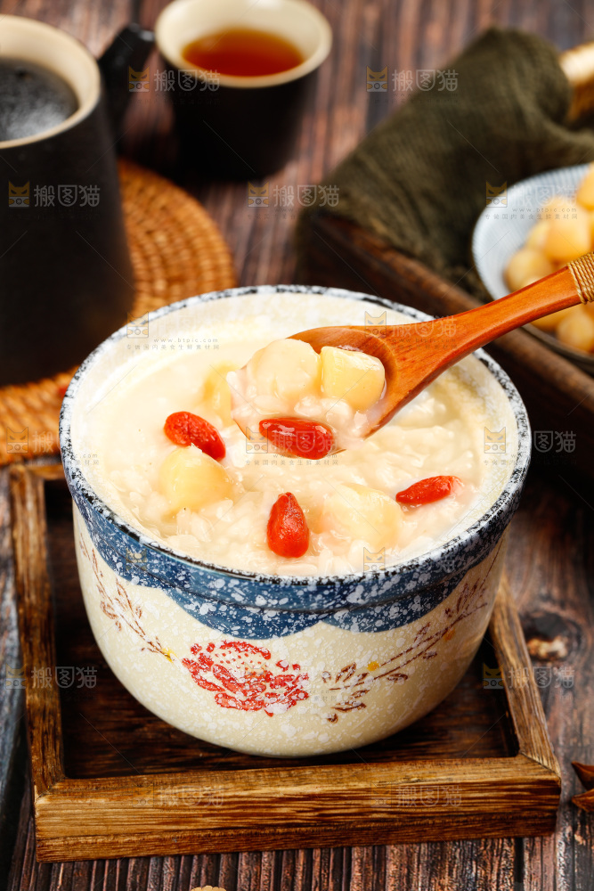 勺子里的干贝粥
