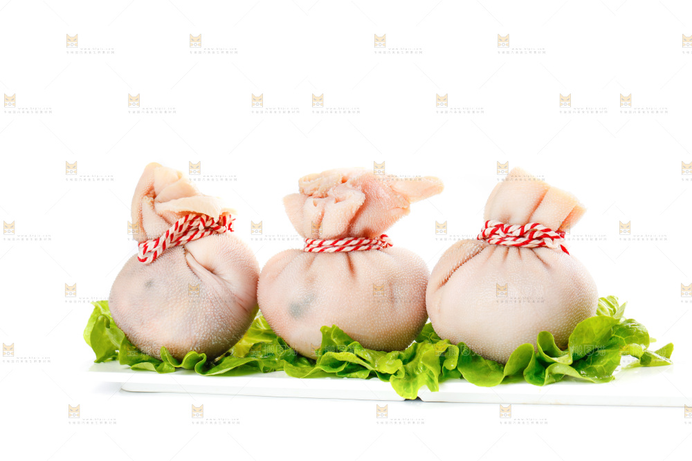 白底上的肚包肉