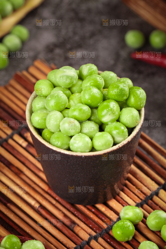 竹底上的农家豌豆
