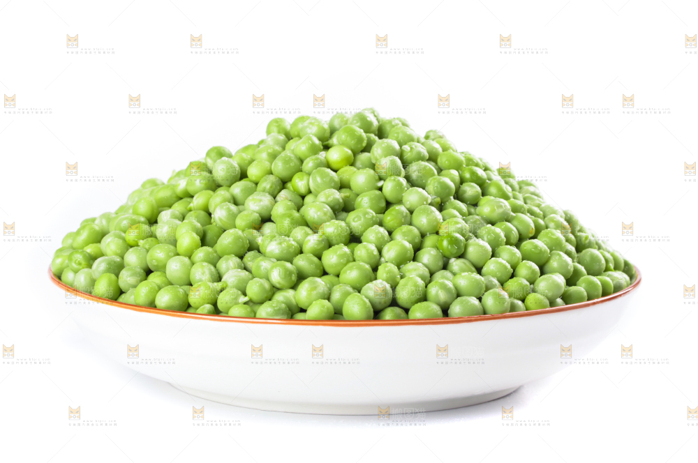 白底上的云南新鲜豌豆