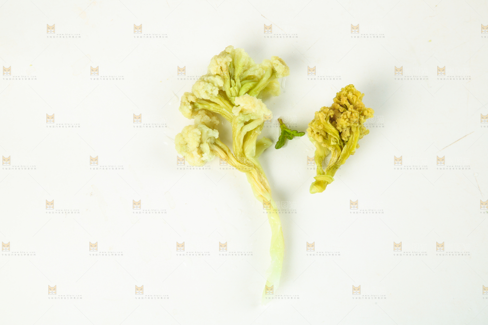 白底上的农家自制花菜干