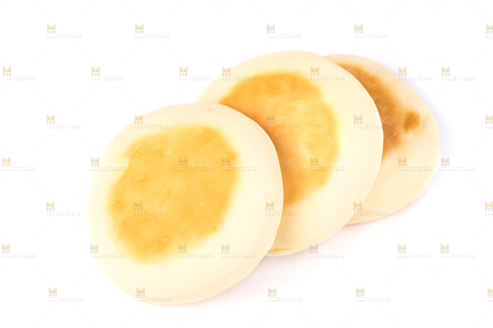 白底上放着蛋奶饼