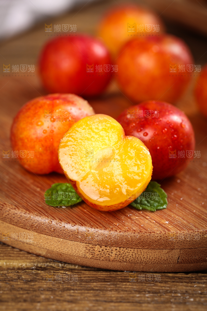 木板上的珍珠李