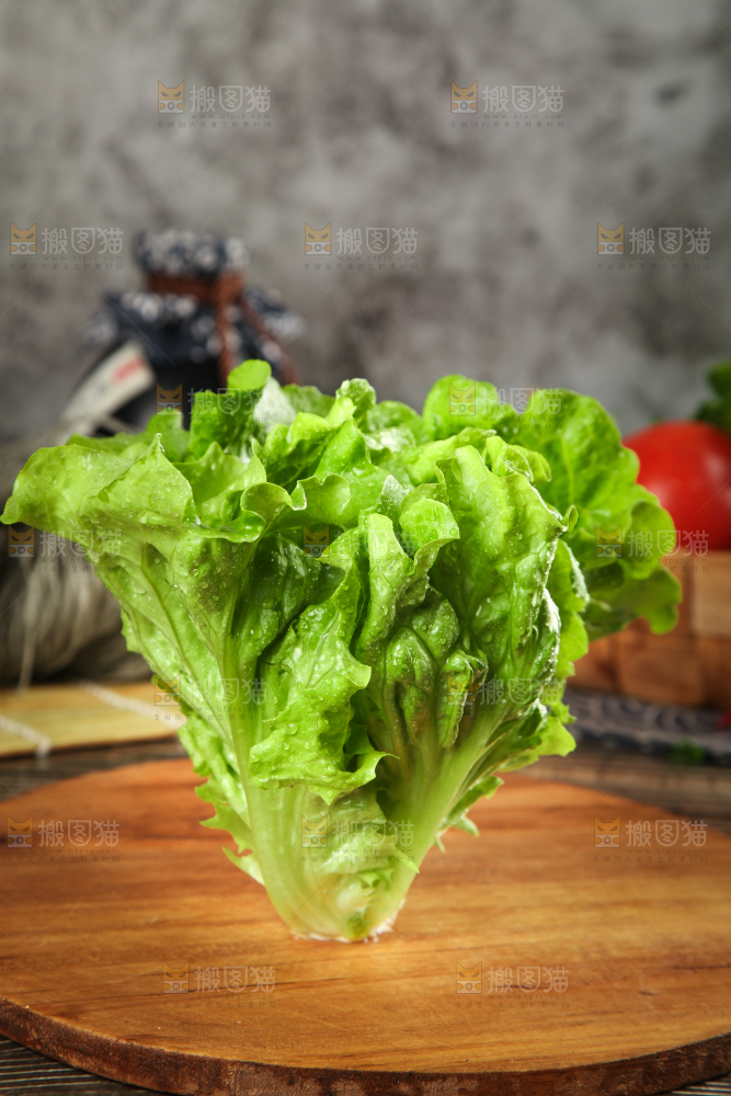 木底上的泰国玻璃生菜