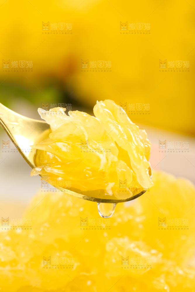 木板上的四川柠檬不知火