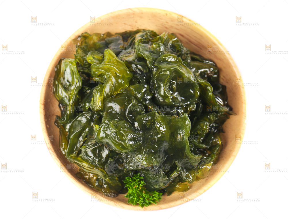 盘子里装着雷公菌