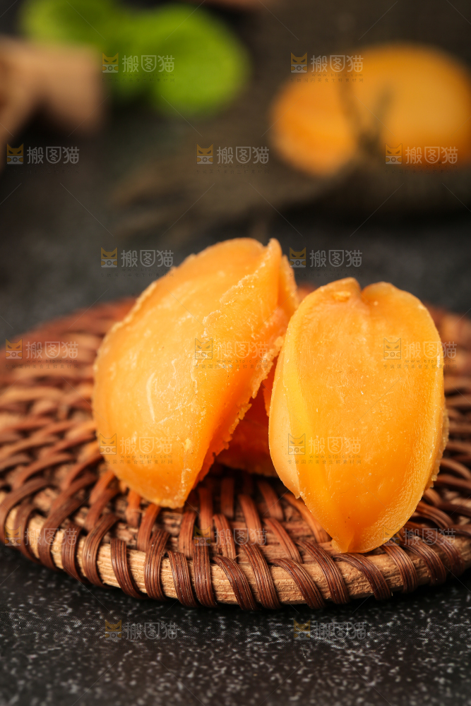 深底上的淡晒鲍鱼干