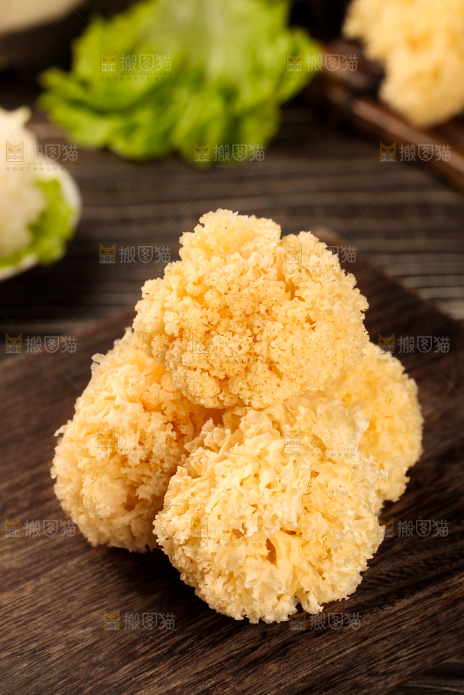 木底上放着雪银耳