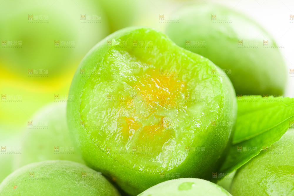 板子上的高山青梅