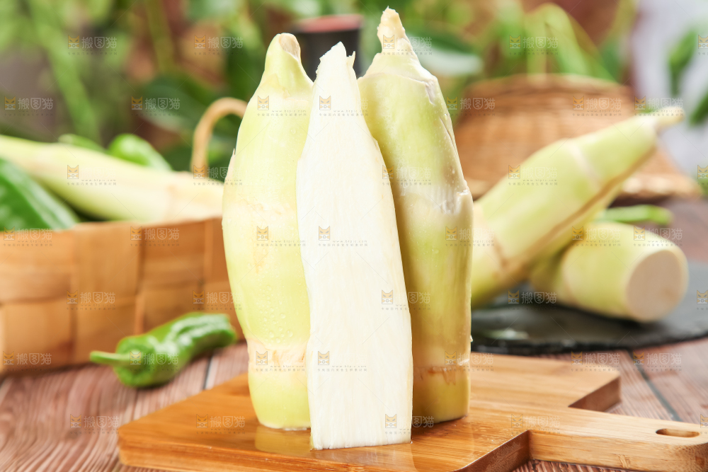 木板上的云南茭白