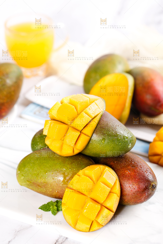 白底上放着吉禄芒