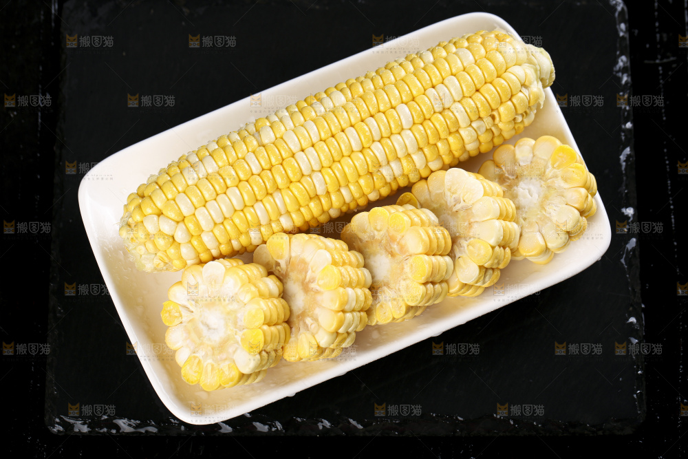 黑底上的云南水果玉米