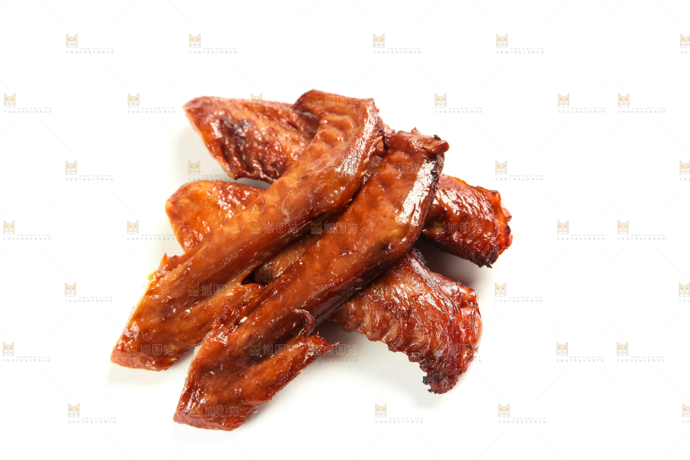 白底上放着酱香鸭翅